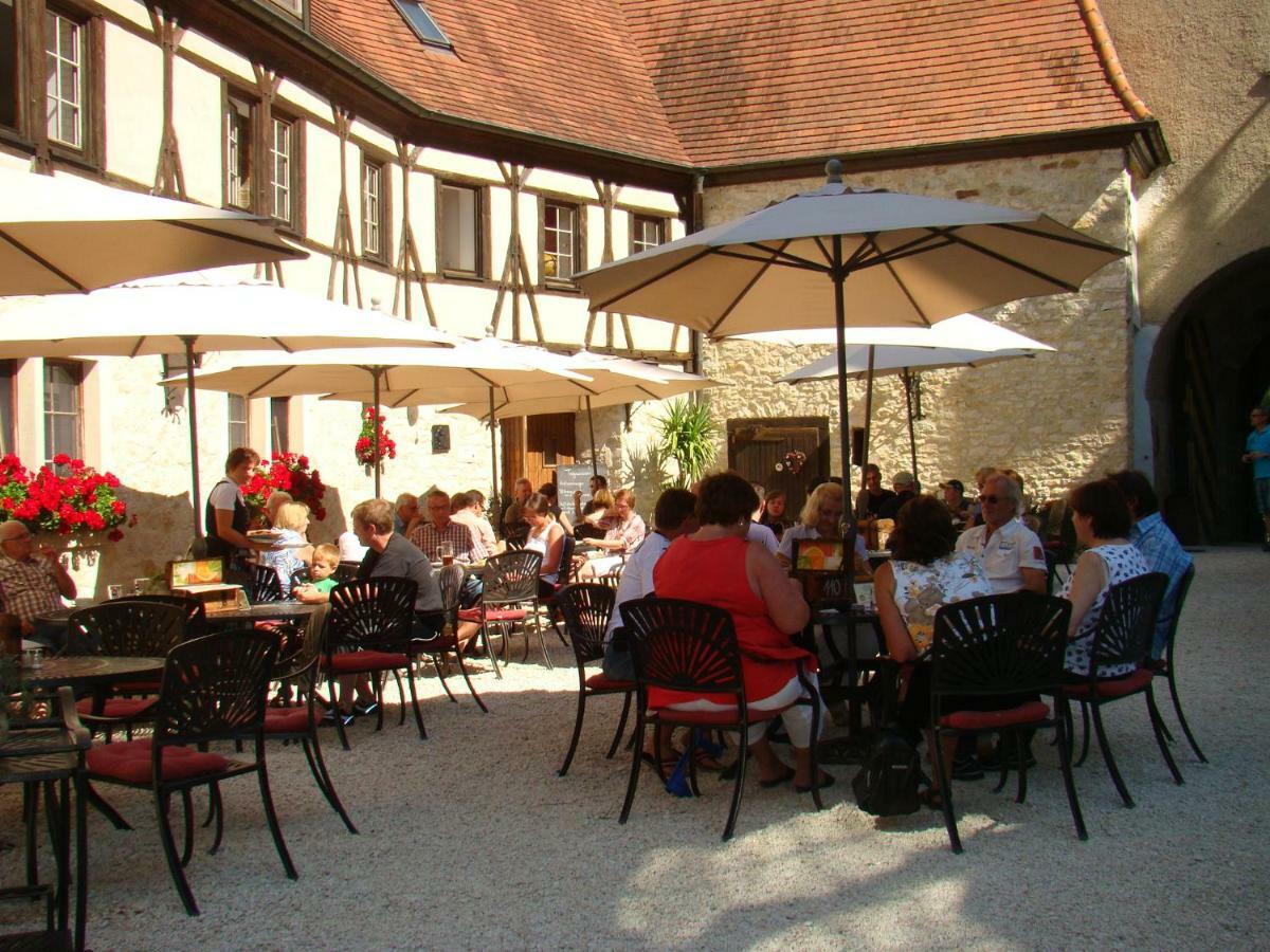 Отель Burg Katzenstein Экстерьер фото